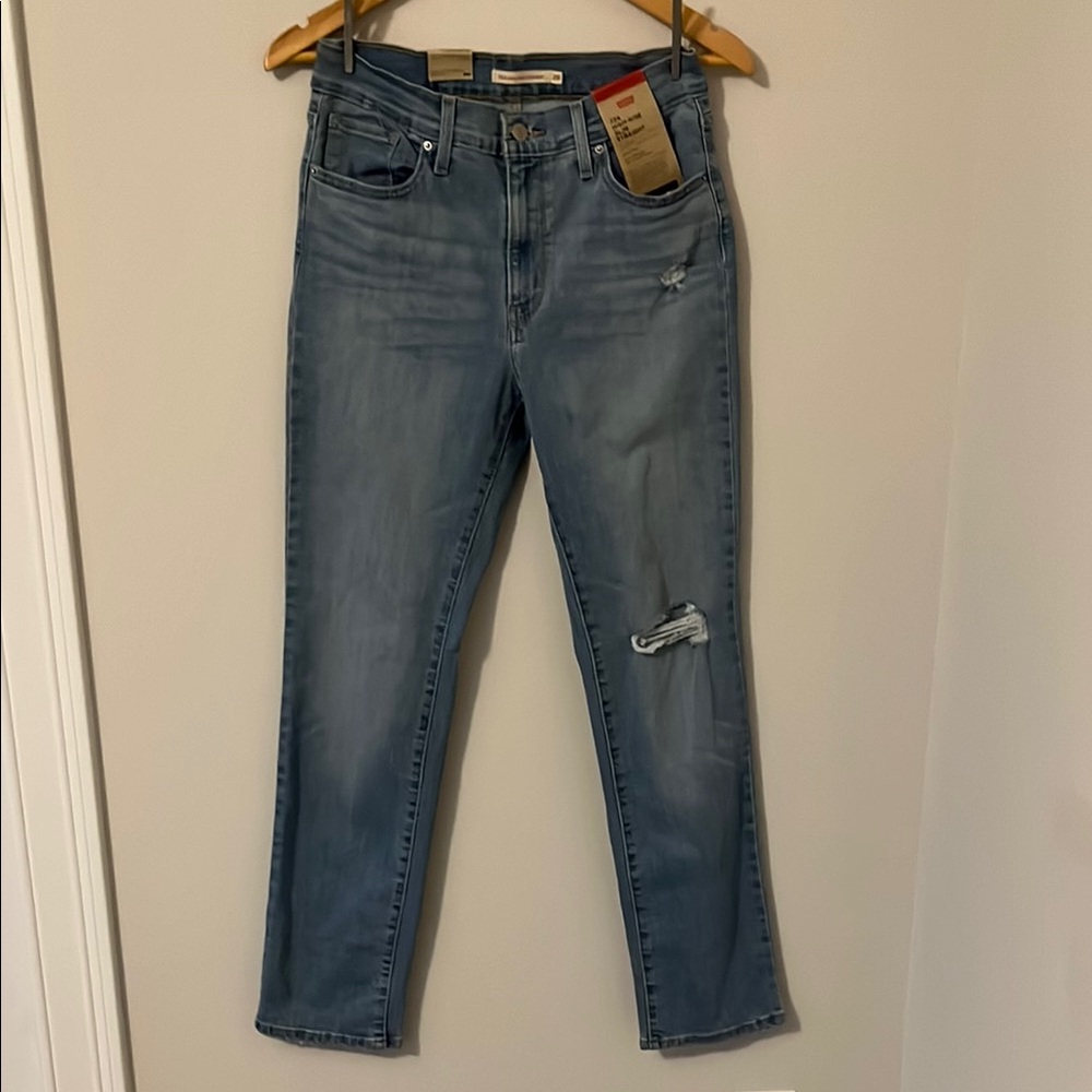 Levi’s Women's Distressed Blue Jeans NWT